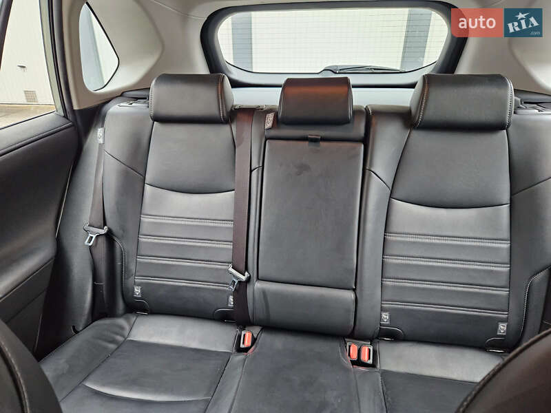 Внедорожник / Кроссовер Toyota RAV4 2020 в Ужгороде