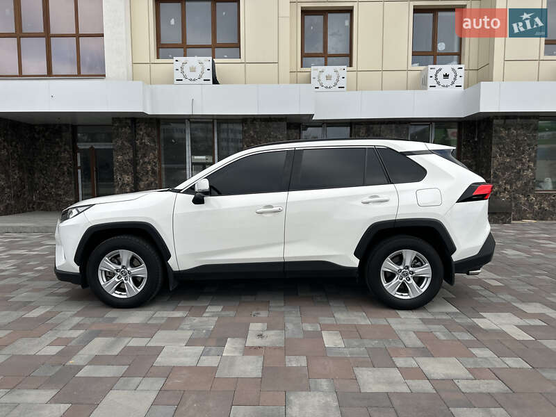 Внедорожник / Кроссовер Toyota RAV4 2019 в Черкассах