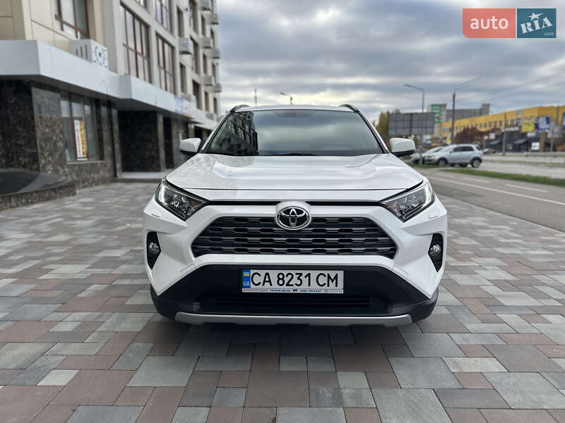 Внедорожник / Кроссовер Toyota RAV4 2019 в Черкассах