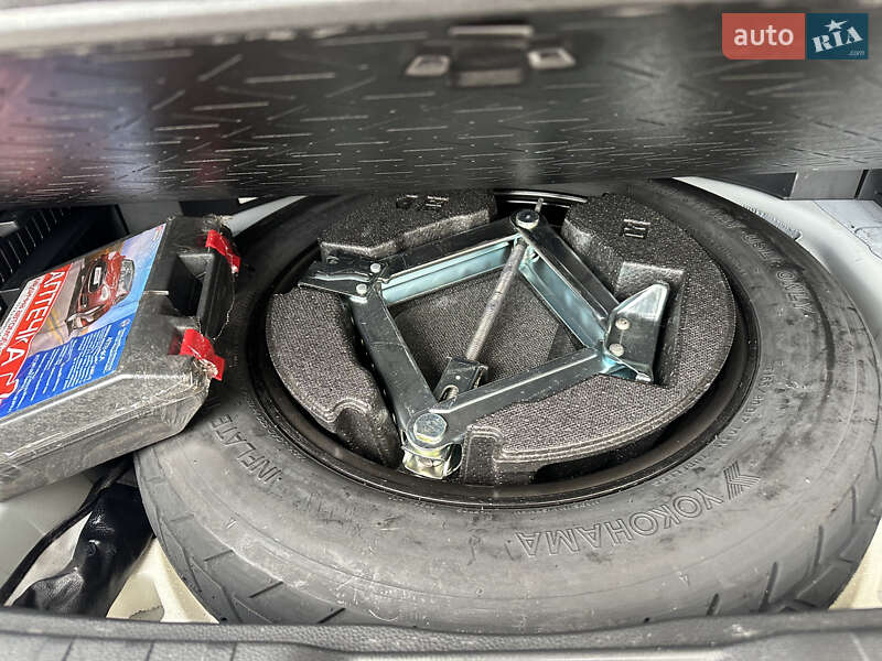 Внедорожник / Кроссовер Toyota RAV4 2019 в Черкассах