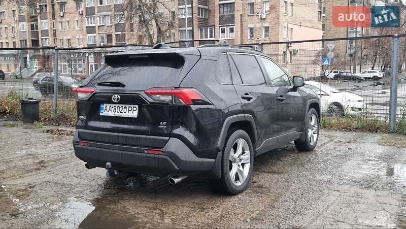 Внедорожник / Кроссовер Toyota RAV4 2018 в Киеве