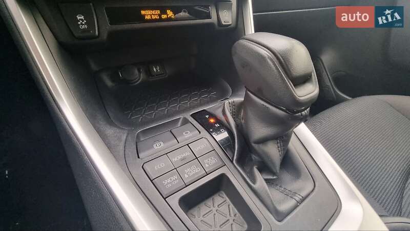 Внедорожник / Кроссовер Toyota RAV4 2018 в Киеве