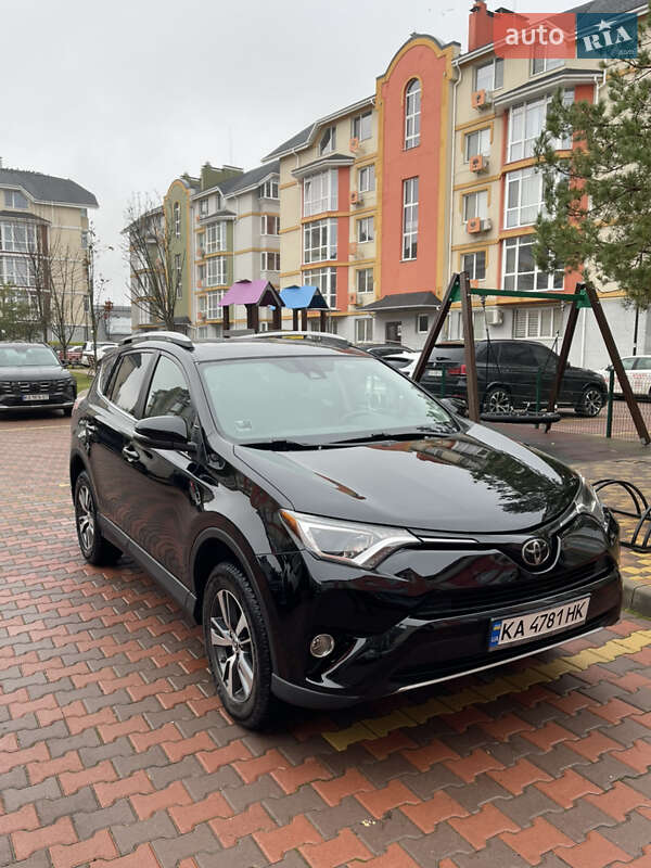 Внедорожник / Кроссовер Toyota RAV4 2018 в Киеве фото 10 Внедорожник / Кроссовер Toyota RAV4 2018 в Киеве