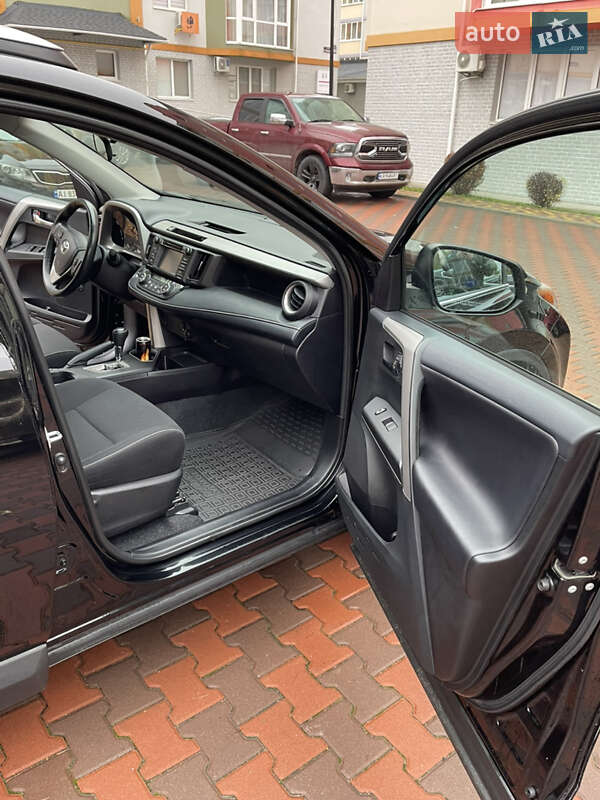 Внедорожник / Кроссовер Toyota RAV4 2018 в Киеве фото 24 Внедорожник / Кроссовер Toyota RAV4 2018 в Киеве