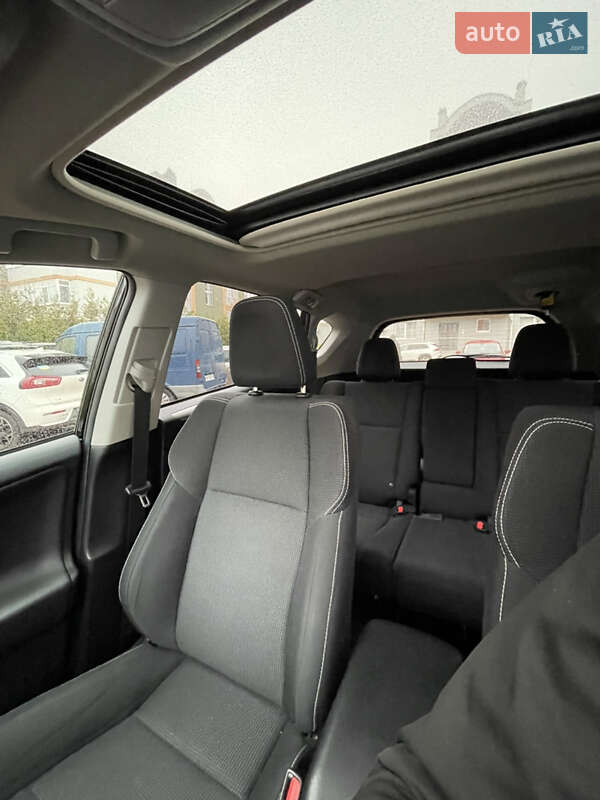 Внедорожник / Кроссовер Toyota RAV4 2018 в Киеве фото 38 Внедорожник / Кроссовер Toyota RAV4 2018 в Киеве