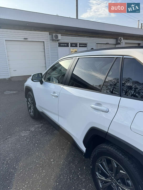 Позашляховик / Кросовер Toyota RAV4 2023 в Харкові