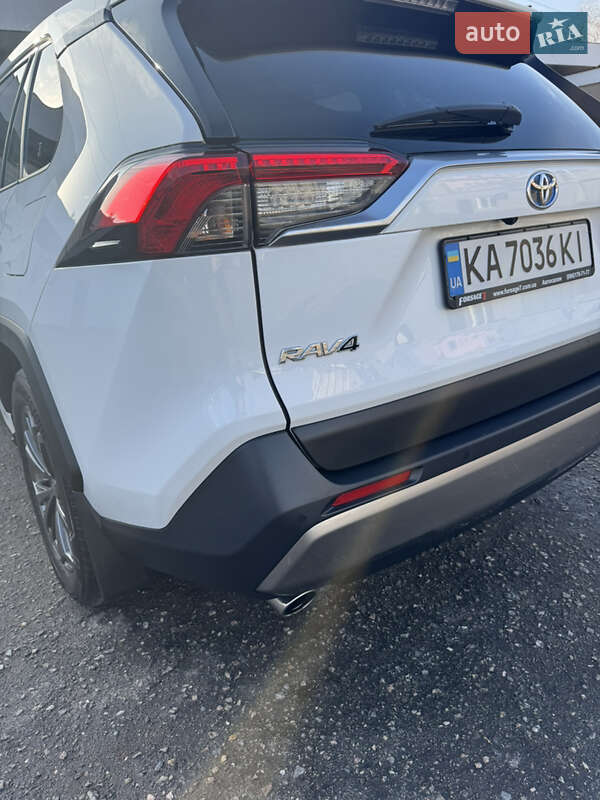Позашляховик / Кросовер Toyota RAV4 2023 в Харкові
