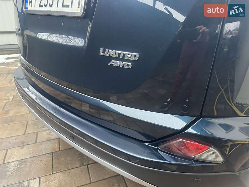 Внедорожник / Кроссовер Toyota RAV4 2017 в Киеве