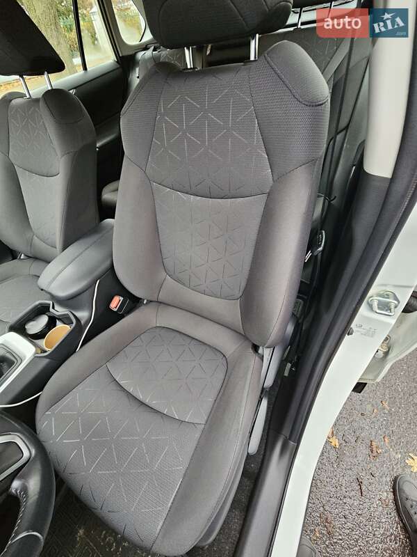 Внедорожник / Кроссовер Toyota RAV4 2021 в Полтаве