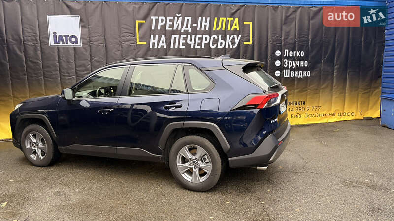 Внедорожник / Кроссовер Toyota RAV4 2023 в Киеве