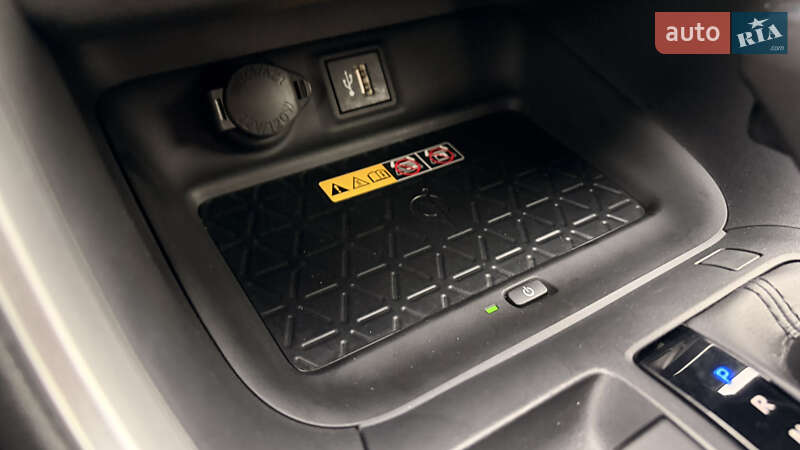 Внедорожник / Кроссовер Toyota RAV4 2023 в Киеве