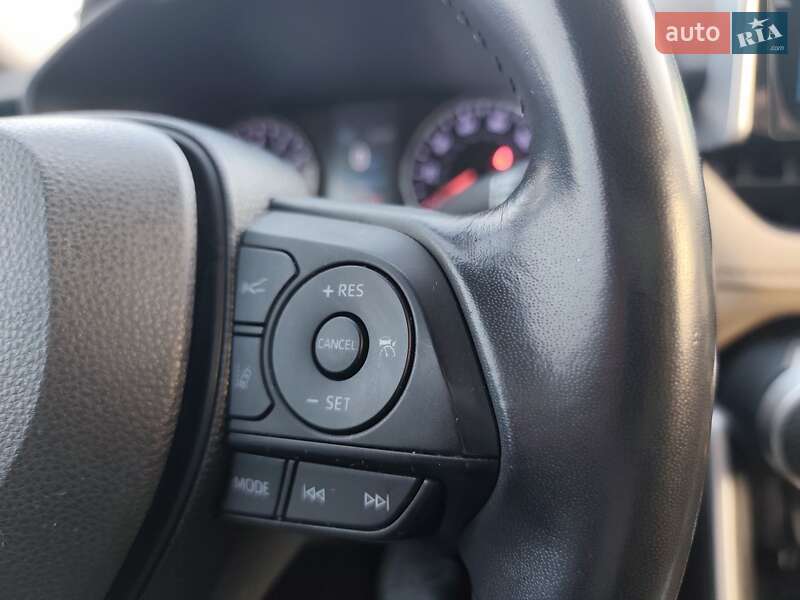 Внедорожник / Кроссовер Toyota RAV4 2019 в Кременчуге