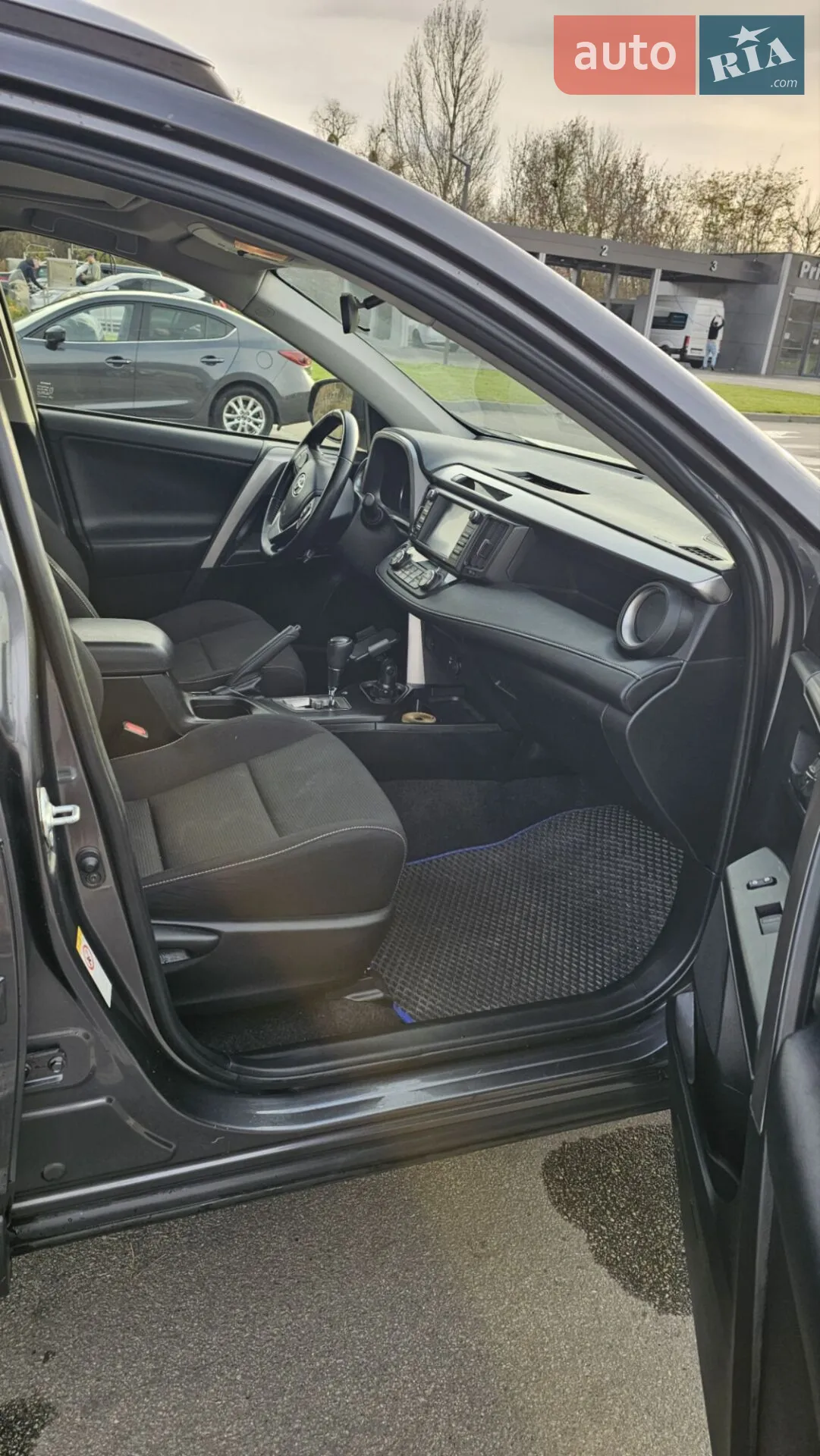 2018 Toyota RAV 4 - мініатюра 10