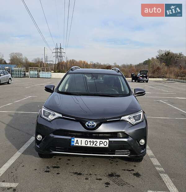 Внедорожник / Кроссовер Toyota RAV4 2018 в Ирпене