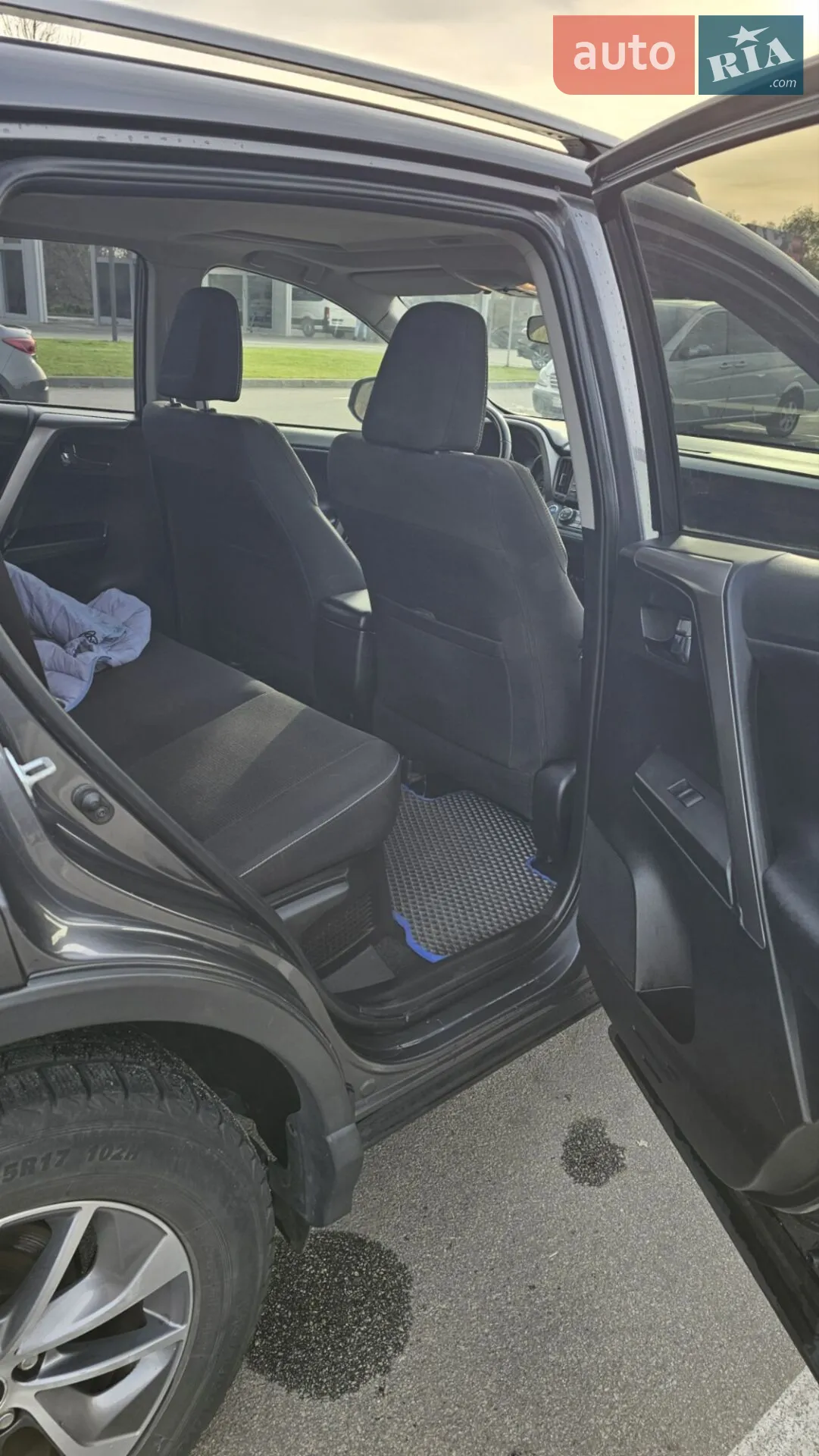 2018 Toyota RAV 4 - мініатюра 11