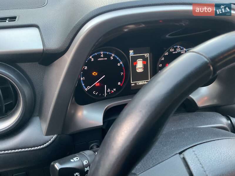 Позашляховик / Кросовер Toyota RAV4 2017 в Харкові