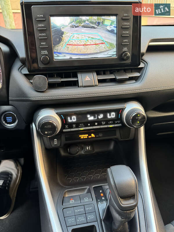 Внедорожник / Кроссовер Toyota RAV4 2019 в Киеве