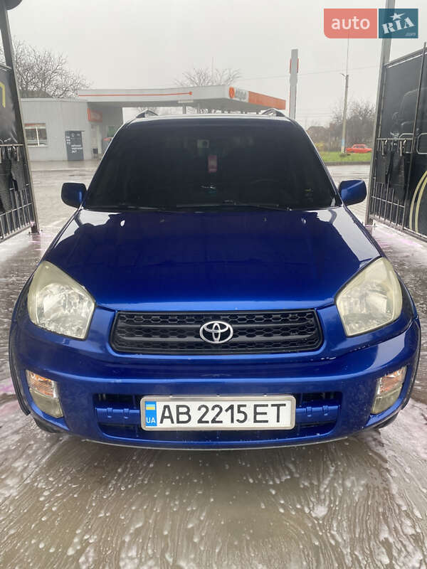 Позашляховик / Кросовер Toyota RAV4 2000 в Ладижині