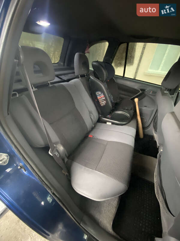 Позашляховик / Кросовер Toyota RAV4 2000 в Ладижині