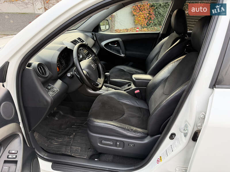 Внедорожник / Кроссовер Toyota RAV4 2011 в Одессе