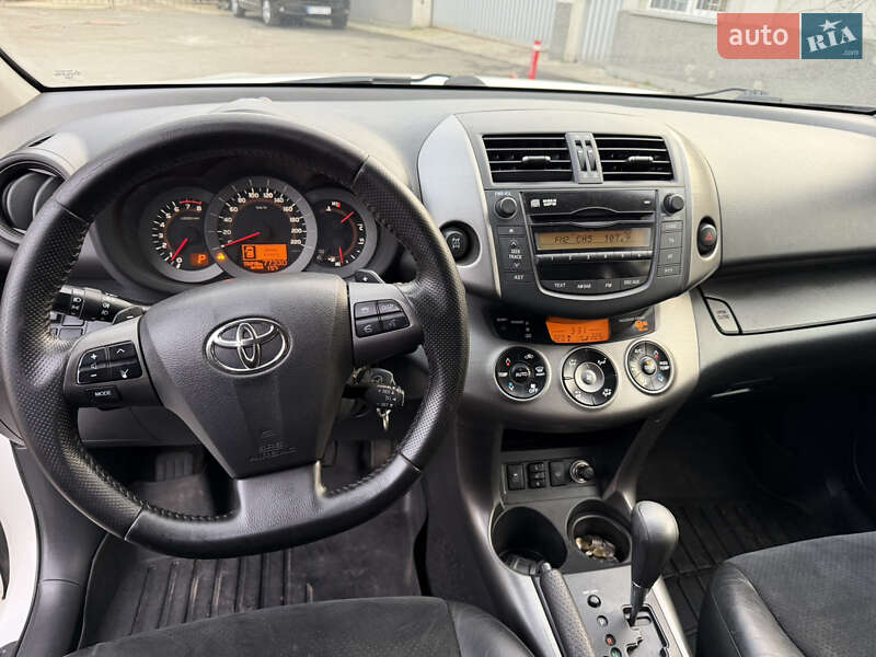 Внедорожник / Кроссовер Toyota RAV4 2011 в Одессе