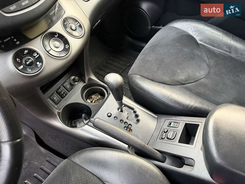 Внедорожник / Кроссовер Toyota RAV4 2011 в Одессе