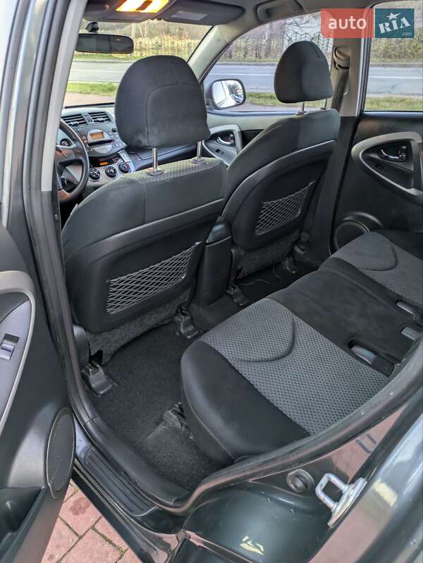 Внедорожник / Кроссовер Toyota RAV4 2006 в Трускавце