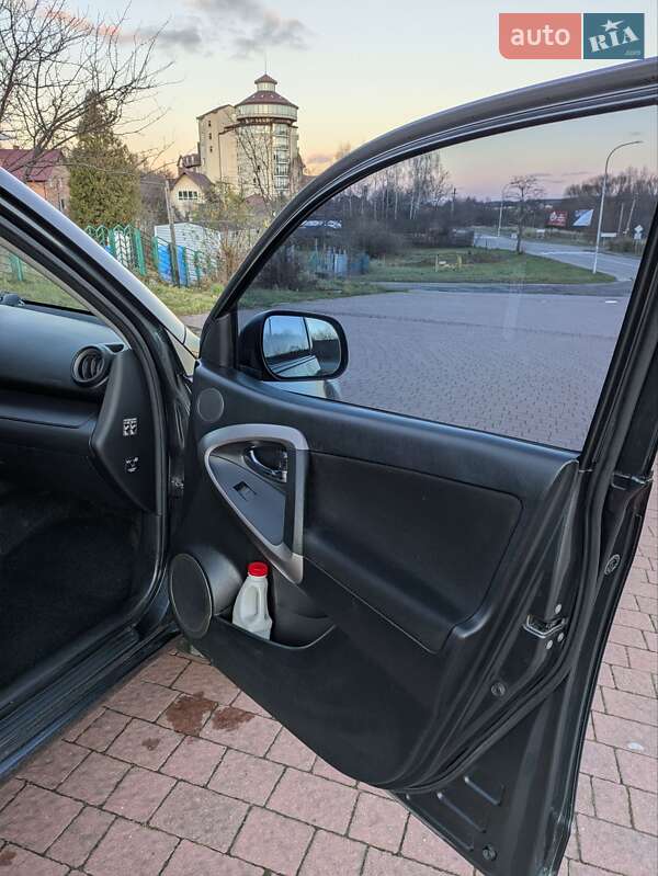 Внедорожник / Кроссовер Toyota RAV4 2006 в Трускавце