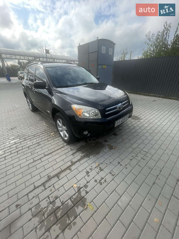 Позашляховик / Кросовер Toyota RAV4 2006 в Києві