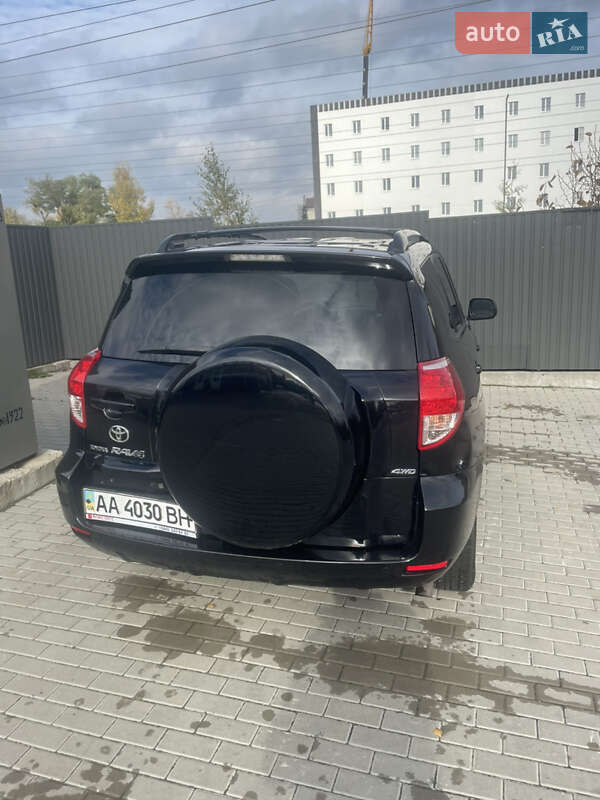 Позашляховик / Кросовер Toyota RAV4 2006 в Києві