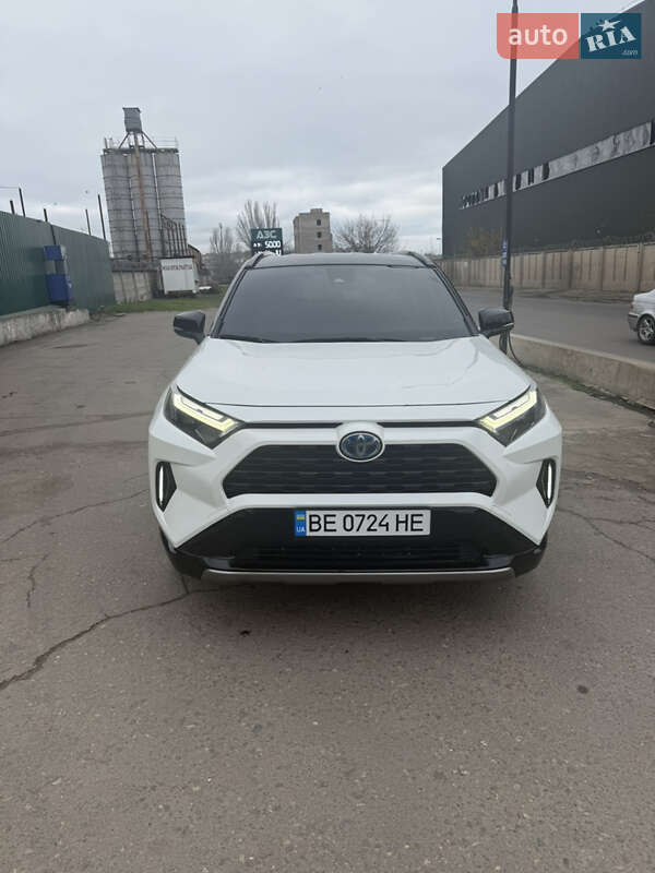 Внедорожник / Кроссовер Toyota RAV4 2022 в Николаеве