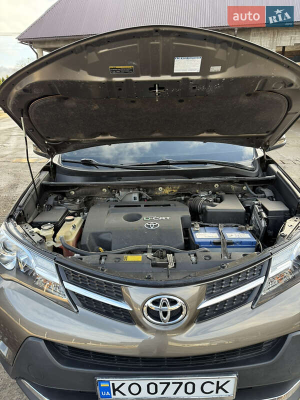 Внедорожник / Кроссовер Toyota RAV4 2015 в Тячеве