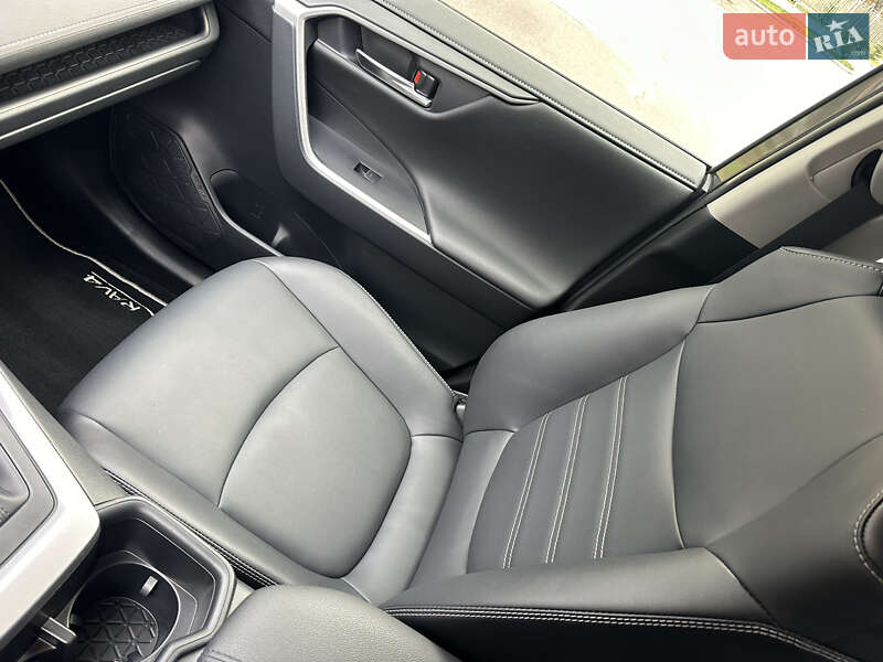 Позашляховик / Кросовер Toyota RAV4 2024 в Києві фото 31 Позашляховик / Кросовер Toyota RAV4 2024 в Києві