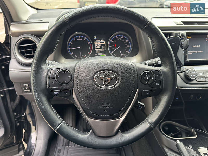 Внедорожник / Кроссовер Toyota RAV4 2016 в Киеве