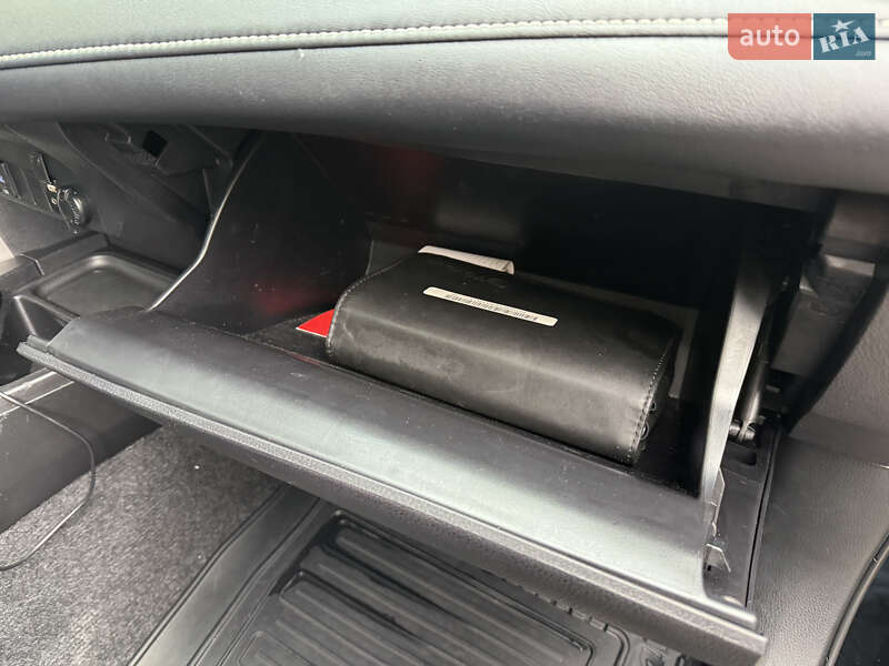 Внедорожник / Кроссовер Toyota RAV4 2016 в Киеве