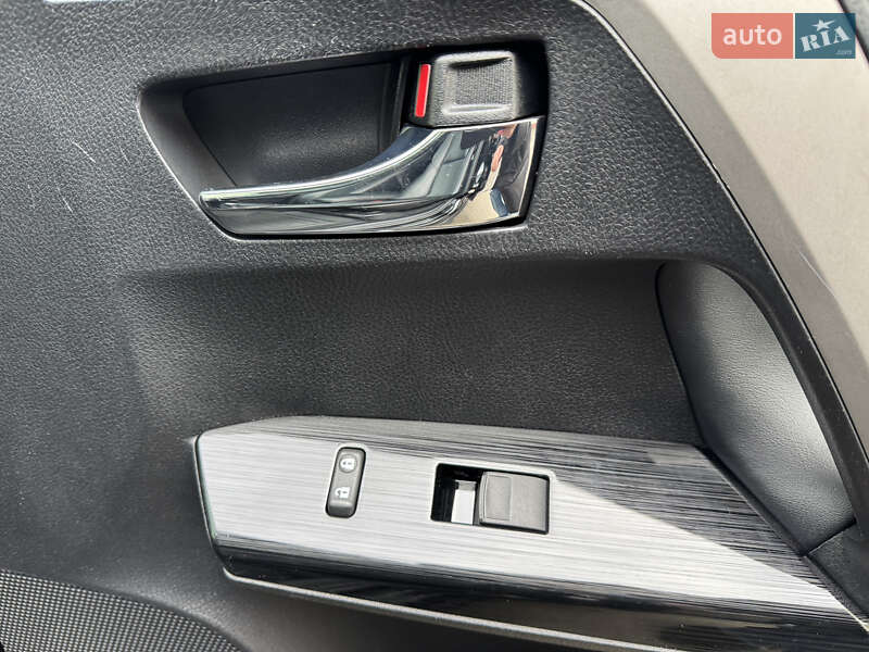 Внедорожник / Кроссовер Toyota RAV4 2016 в Киеве