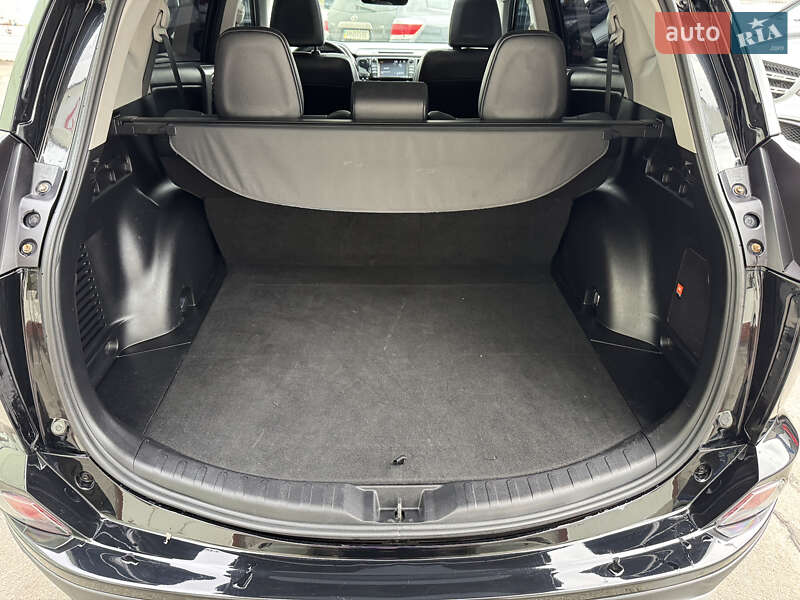 Внедорожник / Кроссовер Toyota RAV4 2016 в Киеве