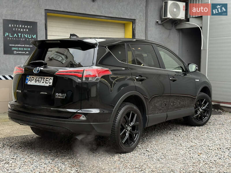 Внедорожник / Кроссовер Toyota RAV4 2018 в Киеве