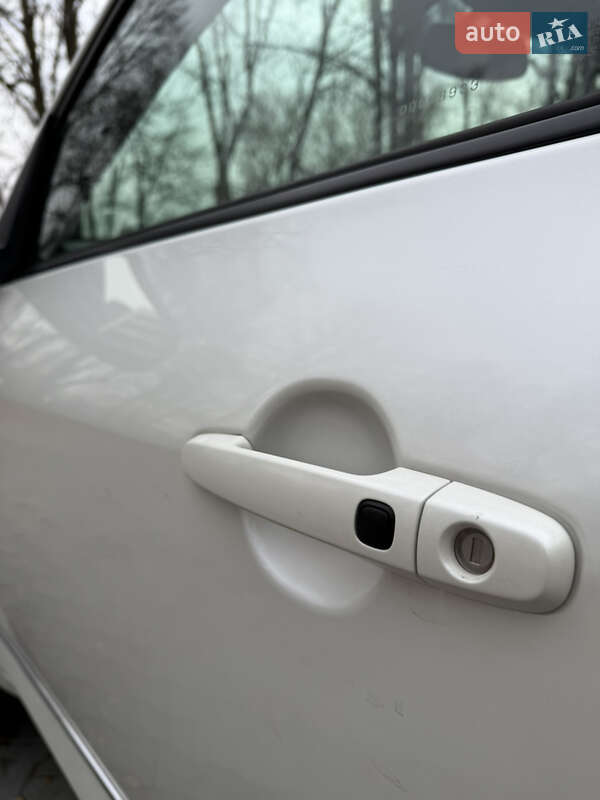 Внедорожник / Кроссовер Toyota RAV4 2011 в Тернополе