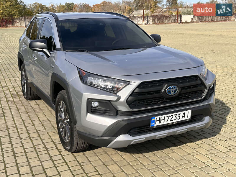 Внедорожник / Кроссовер Toyota RAV4 2021 в Одессе