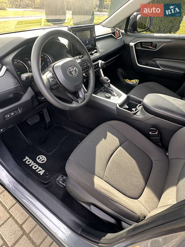 Внедорожник / Кроссовер Toyota RAV4 2021 в Одессе