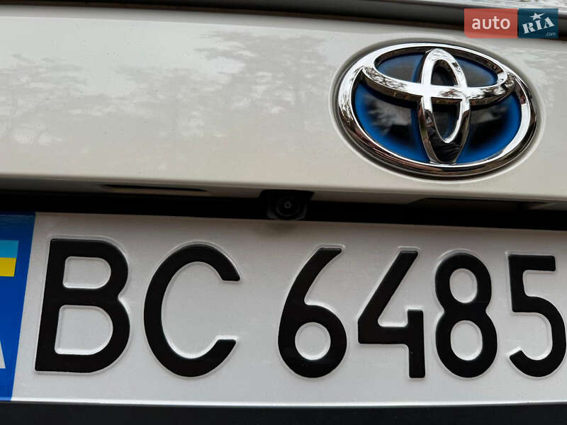 Позашляховик / Кросовер Toyota RAV4 2020 в Львові