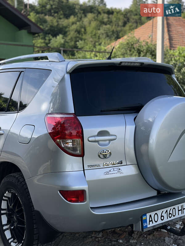 Внедорожник / Кроссовер Toyota RAV4 2007 в Мукачево