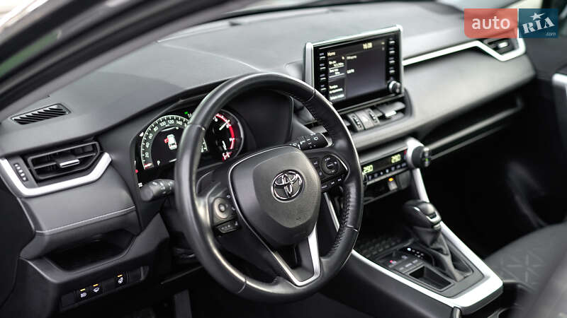 Внедорожник / Кроссовер Toyota RAV4 2021 в Львове