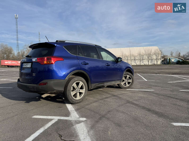 Внедорожник / Кроссовер Toyota RAV4 2015 в Киеве