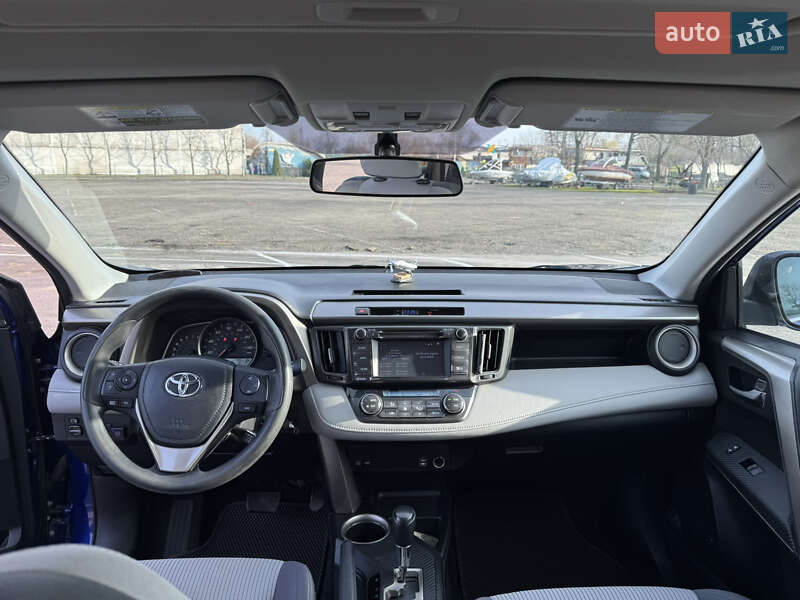 Внедорожник / Кроссовер Toyota RAV4 2015 в Киеве