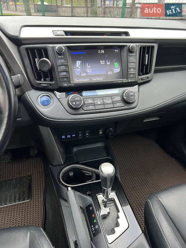 Позашляховик / Кросовер Toyota RAV4 2016 в Києві