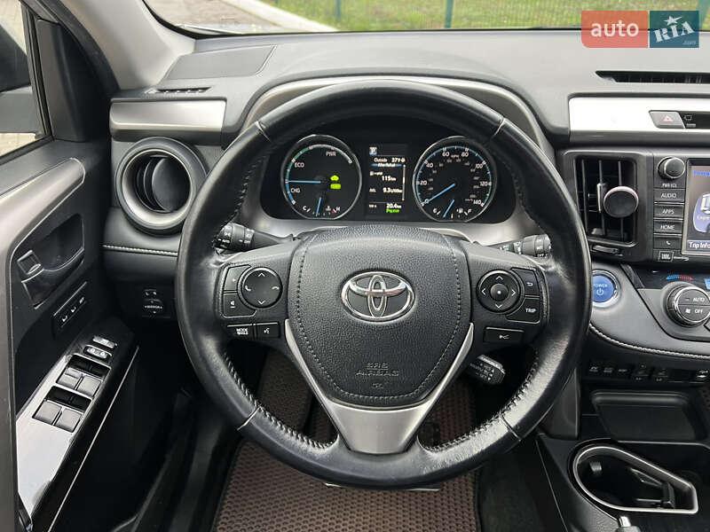 Позашляховик / Кросовер Toyota RAV4 2016 в Києві