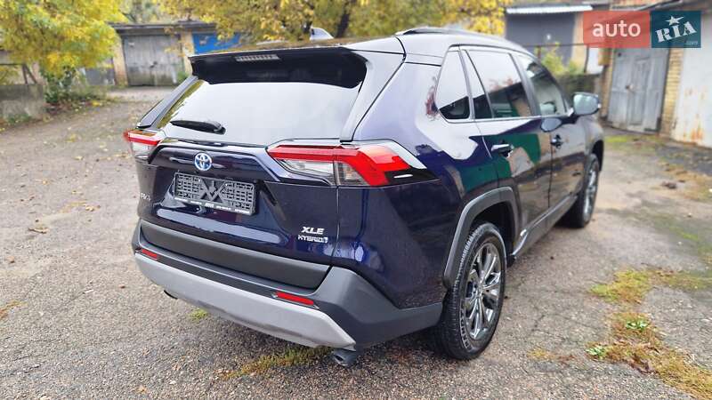 Внедорожник / Кроссовер Toyota RAV4 2023 в Киеве