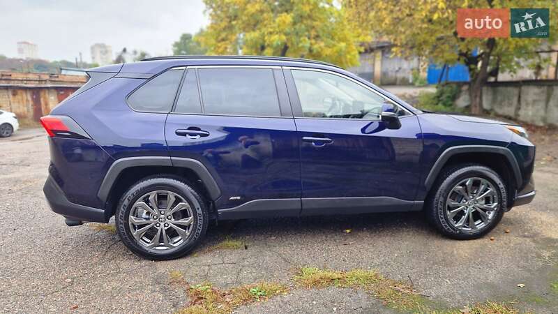 Внедорожник / Кроссовер Toyota RAV4 2023 в Киеве